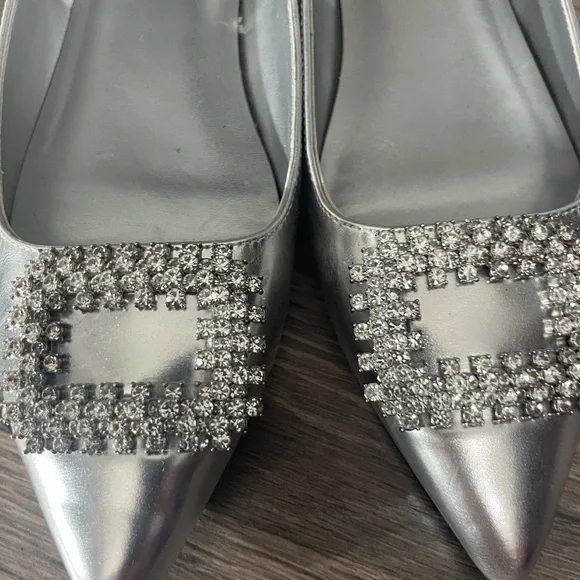 Nine West Silver Embellished Flats - Picture 2 of 6